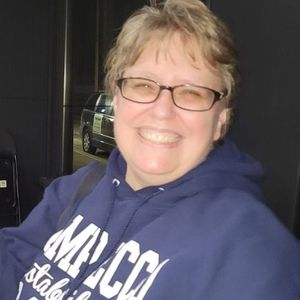 Meet your Posher, Holly